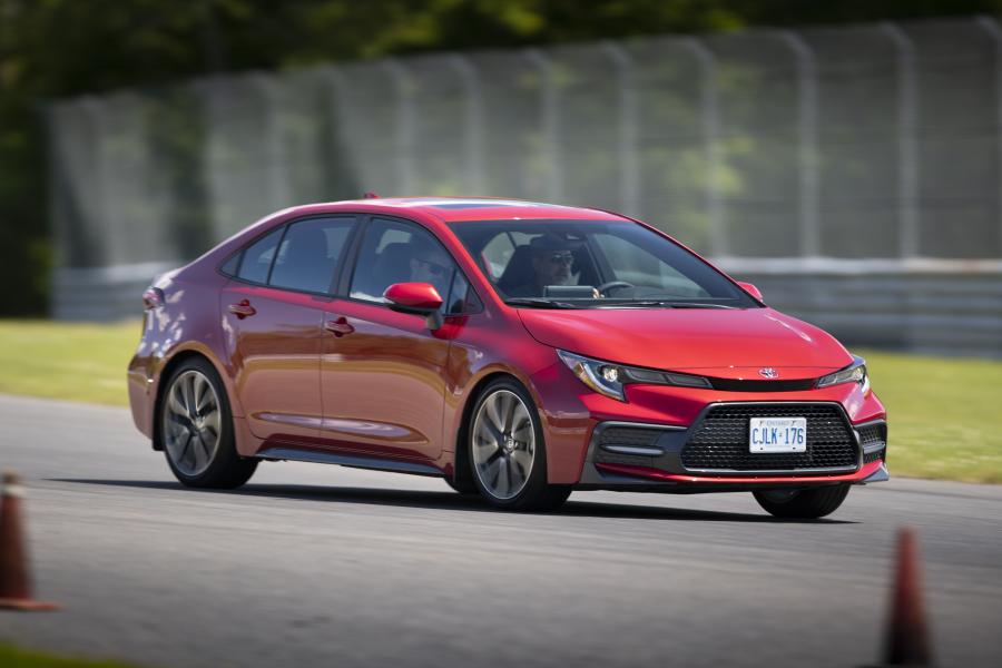  Toyota Corolla SE Sedan 2019 года  (NA) (фото 26 из 32)
